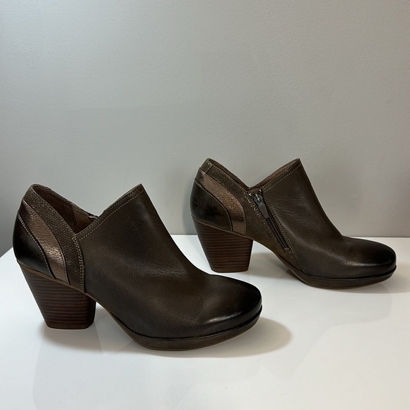 Dansko Marcia Brown Leather Ankle Booties Size 40(9.5-10) - Picture 2 of 15